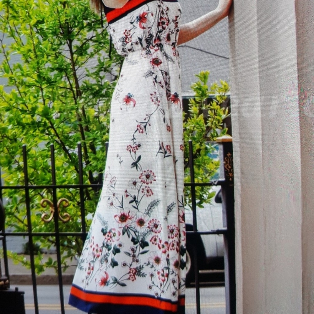 Gilli Floral Maxi w/ side slit - Picture 4 of 7